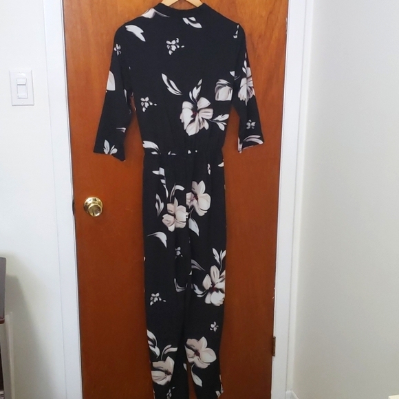 ONLY Floral Romper Jumpsuit - Picture 3 of 3